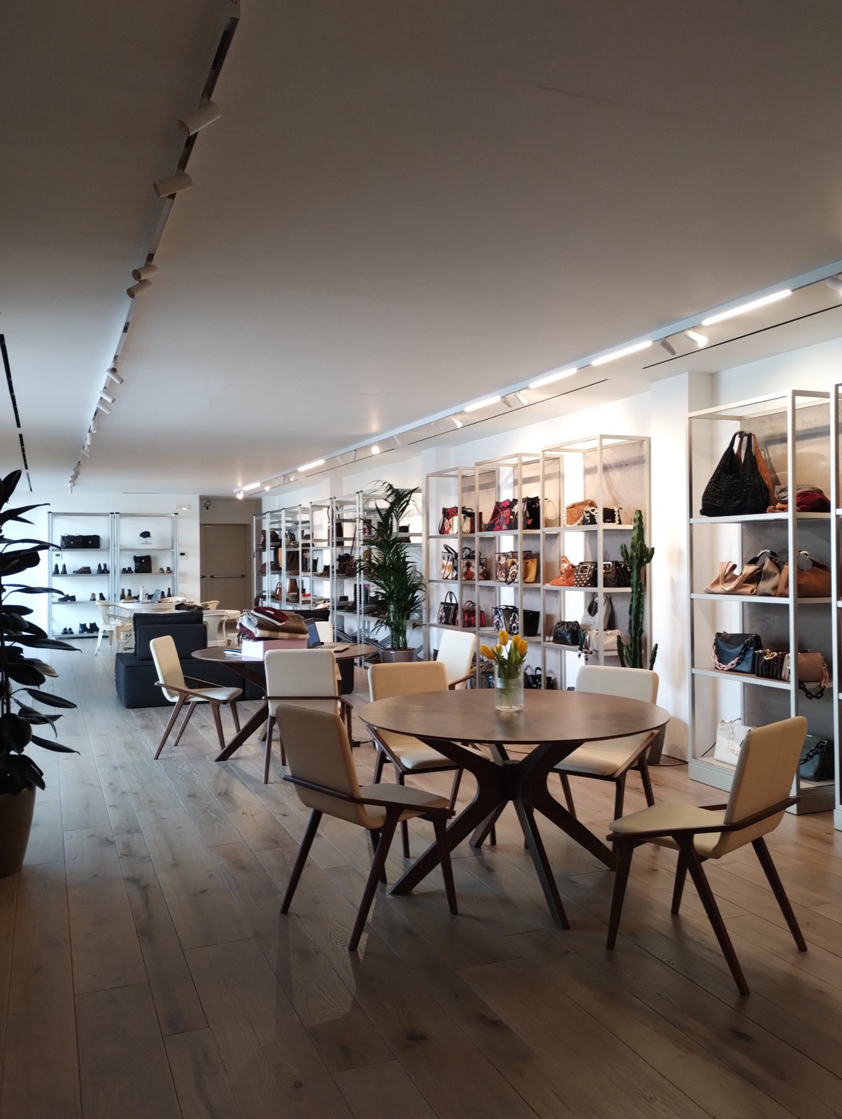 PV Masteragency showroom, Milano